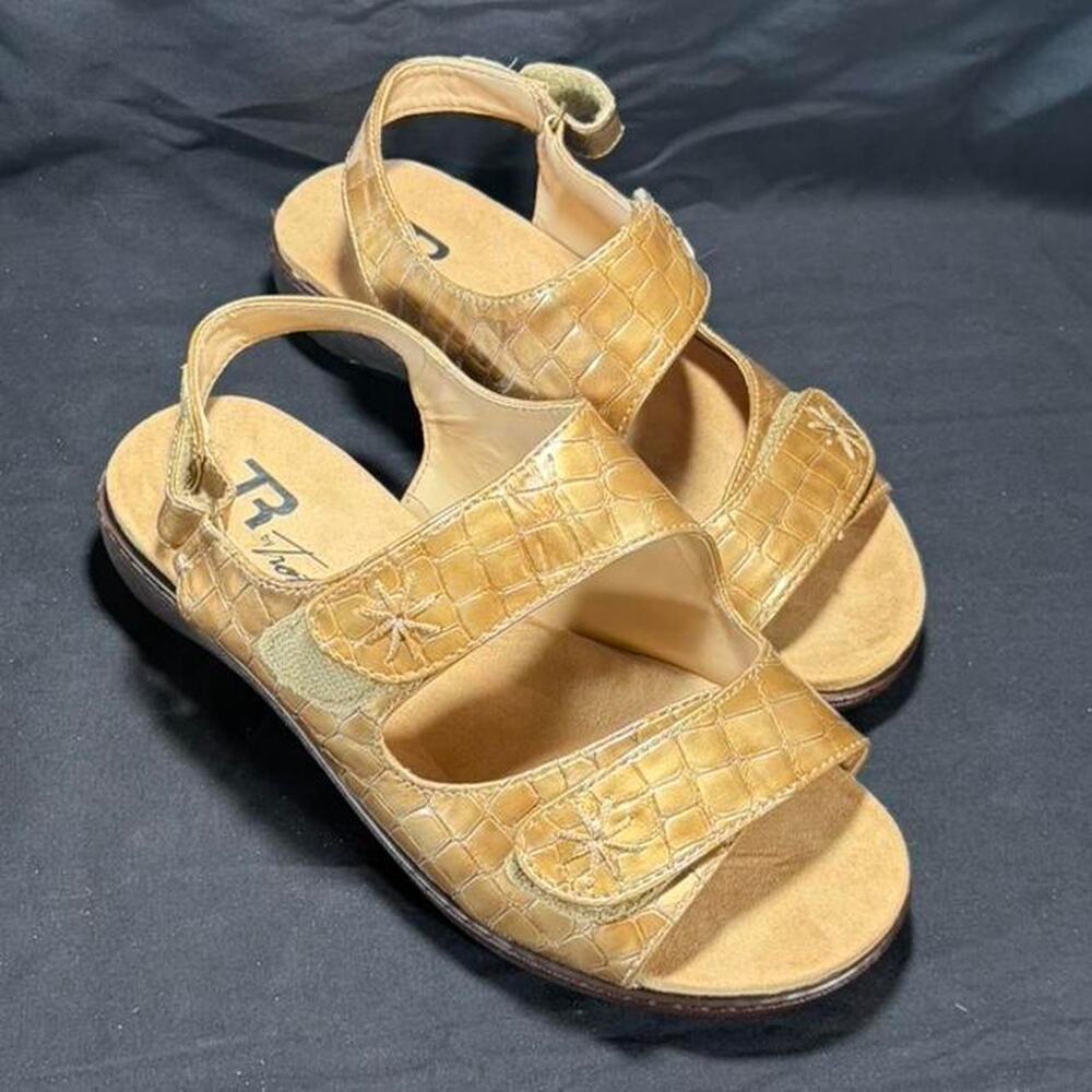 🚨 Like New Trotters Women’s Leather Strap On Sandal. Women’s Size: 8.5. 👡